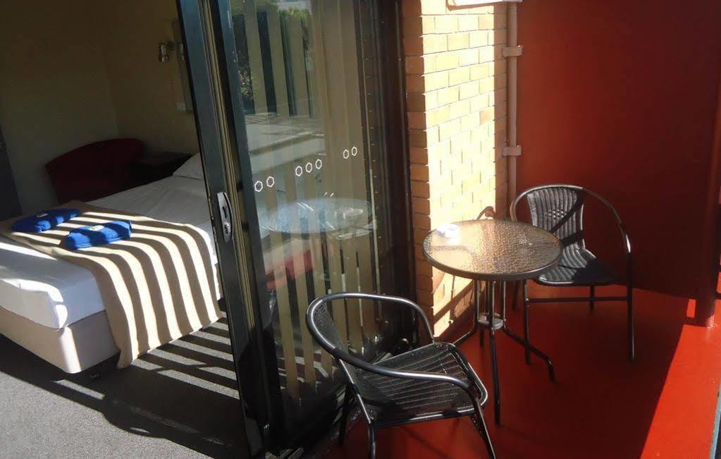 Kingsford Riverside Inn Brisbane Zewnętrze zdjęcie