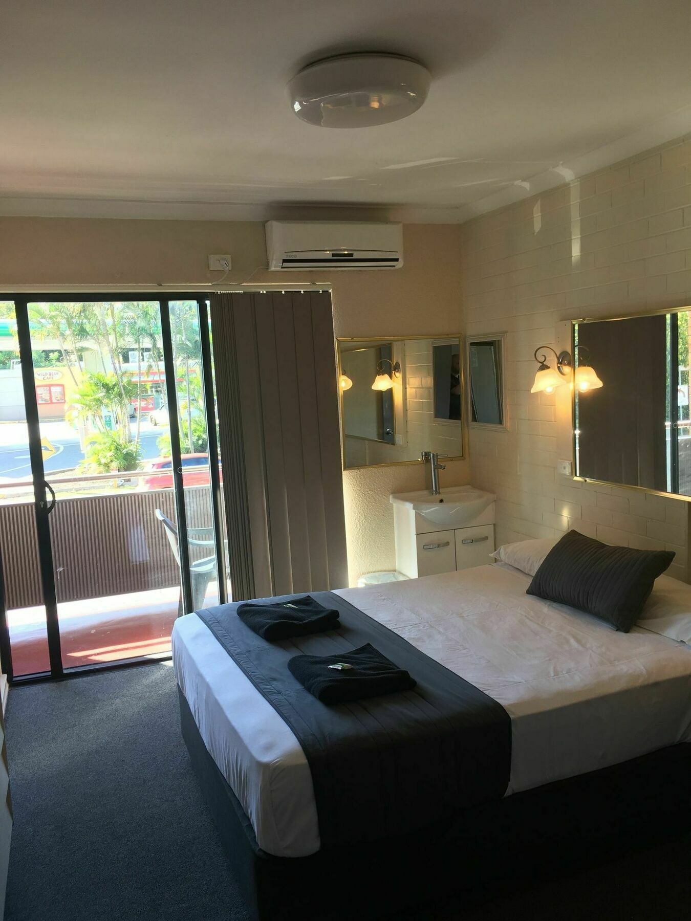 Kingsford Riverside Inn Brisbane Zewnętrze zdjęcie